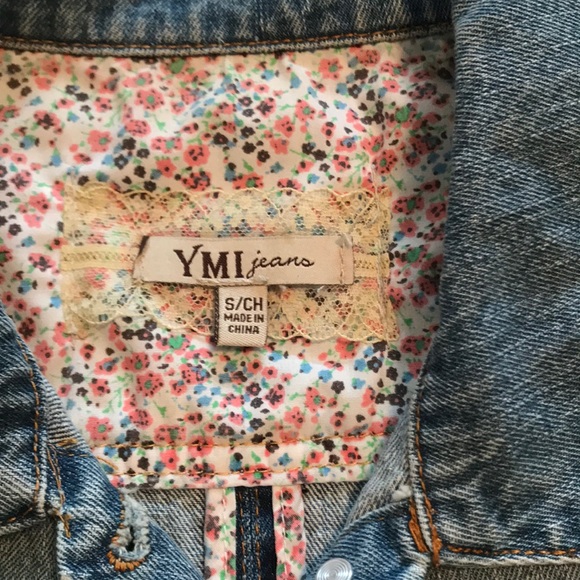 Sleeveless Jean Jacket - Picture 5 of 5